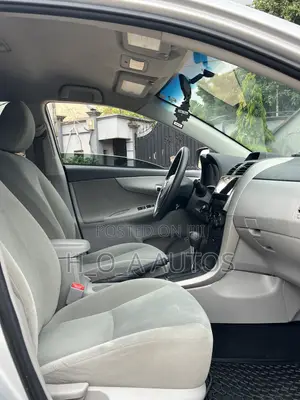 2013 Toyota Corolla LE Sedan