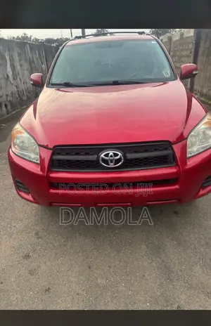 Toyota RAV4 2010 Red