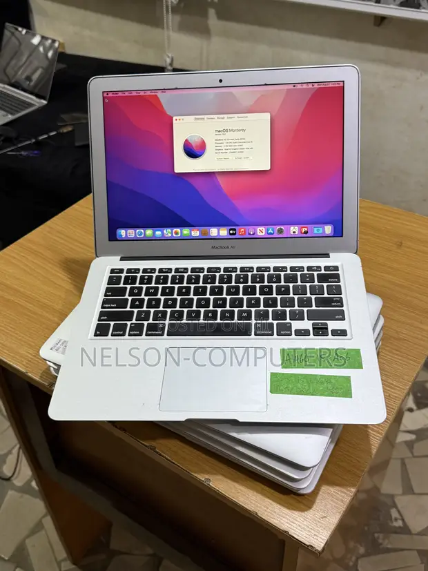 Apple MacBook Air 2017 8GB RAM 128GB SSD - 1