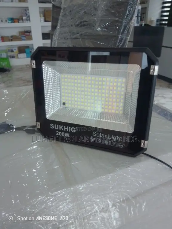 SUKHIG 200W Solar Flood Light Outdoor Security Lamp - 1