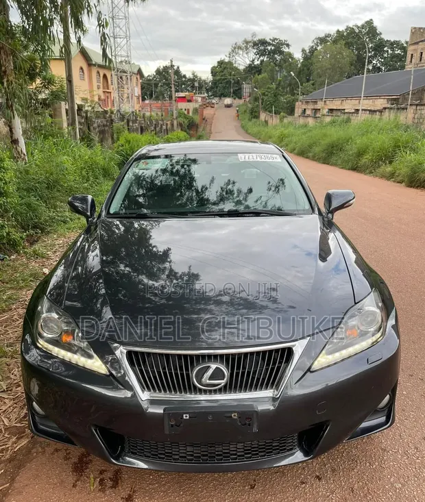 Lexus IS 2010 Black - Direct Belgium - 1