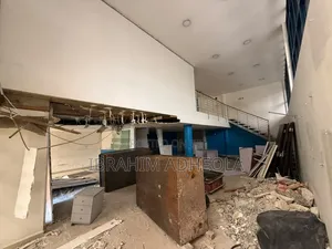 Office Space don haya - 250sqm, Akin Adesola