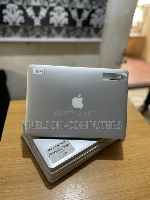 Apple MacBook Pro 2015 8GB Intel Core i5 256GB SSD - 1