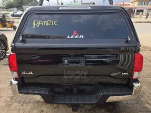 Toyota Tacoma SR5 Pickup 2022