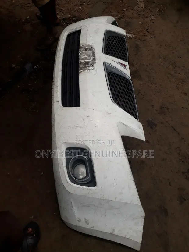 Complete Front Bumper Pontiac Vibe 2010 - 1