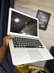 Apple MacBook Air 2015 13-inch - 4