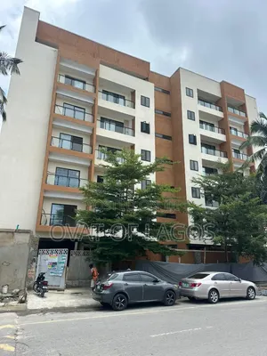4 Bedroom Penthouse with Elevator, Study & Gym in Victoria Island