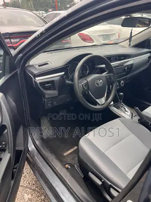 2015 Toyota Corolla LE Sedan