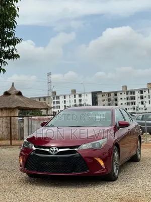2015 Toyota Camry SE Sedan