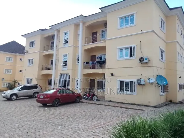 Gidaje 13 da aka gyara don siyarwa a A41 Estate, Kubwa - 1