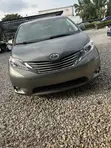Toyota Sienna 2013 Grey - 2