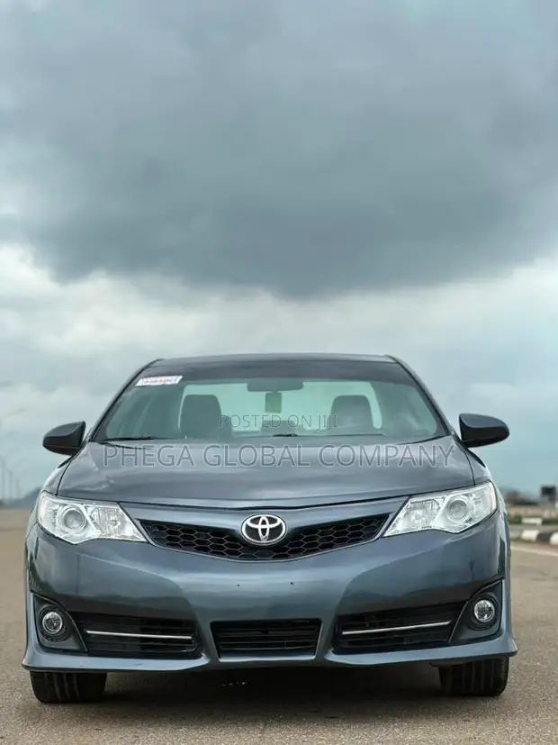 2014 Toyota Camry SE 3.5L Sedan - 1
