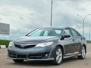 2014 Toyota Camry SE 3.5L Sedan