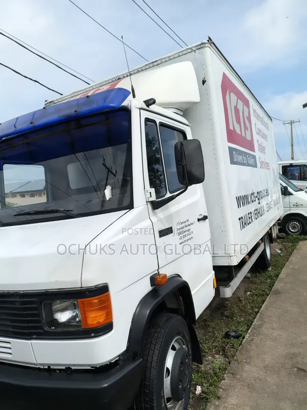 Mercedes-Benz 814 Mini Truck 2010 Fari - 1