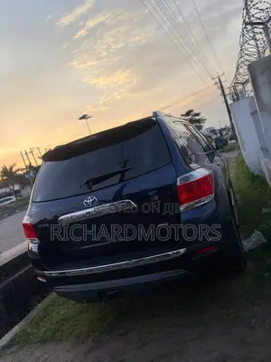 Toyota Highlander Limited 3.5L 4WD 2013 Blue