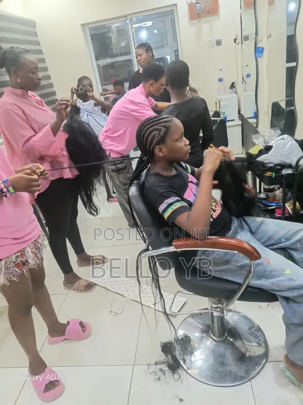 Professional Stylists and Barbers Needed - YB Saloon - 1