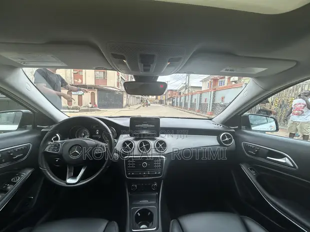 Mercedes-Benz GLA 250 2016 White - 1