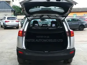 2013 Toyota RAV4 LE AWD (2.5L 4cyl) Silver
