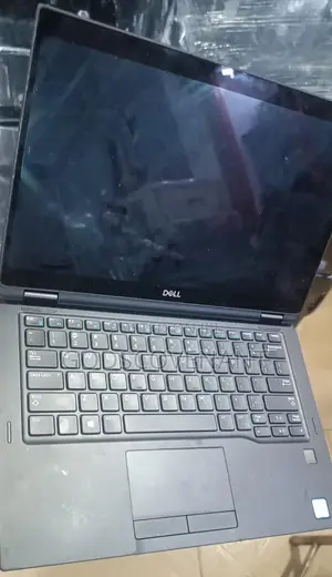 Dell Latitude 7390 2-in-1 Laptop - Intel Core i5, 8GB RAM, 256GB SSD