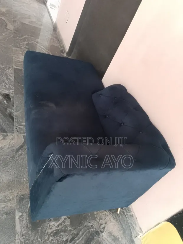 3 Seater Chair - Comfortable and Neat - 1