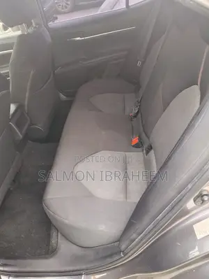 2018 Toyota Camry LE FWD (2.5L) Gray