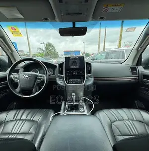 2022 Toyota Land Cruiser GXR