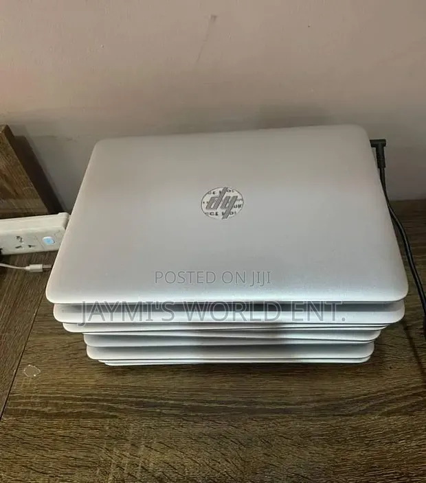 HP EliteBook 820 G3 Laptop - Intel Core i5, 8GB RAM, 256GB SSD - 1