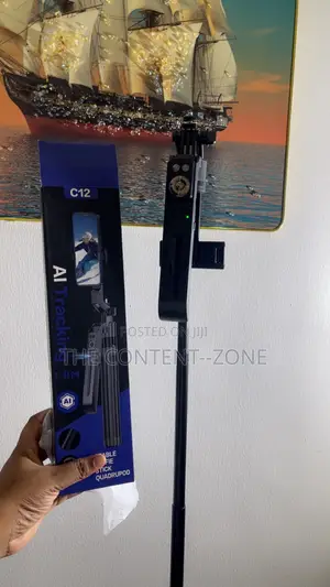 C12 AI Tracking Face Tripod