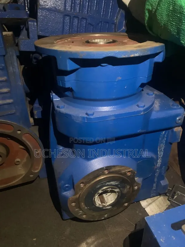Siemens KAZ129 Helical Bevel Gearbox 13.01 Ratio 1585NM - 1