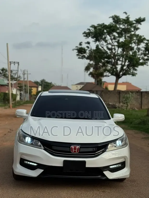 Honda Accord 2013 White - 1