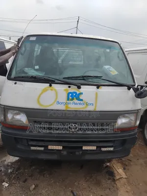 Toyota HiAce 2000 Bus - Foreign Used