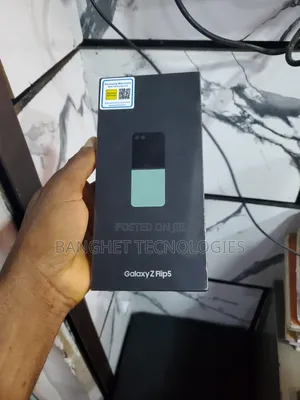 New Samsung Galaxy Z Flip5 256GB Black