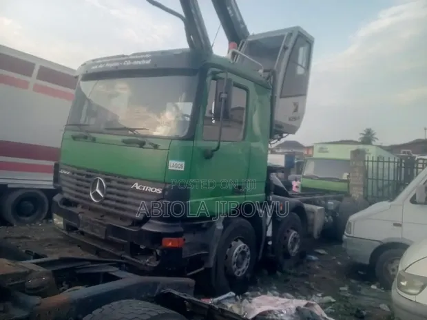 Mercedes-Benz Actros Truck with Crane - 1