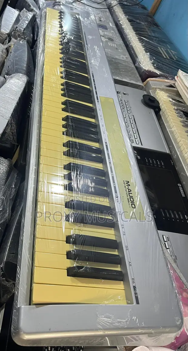 M-Audio Keystation 88 MIDI Controller Keyboard - 1