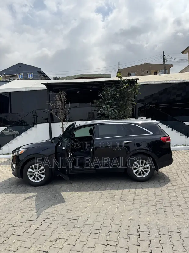 2017 Kia Sorento 3.3L LX AWD SUV - 1