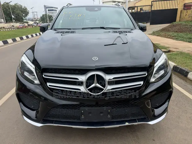 2019 Mercedes-Benz GLE 400 4MATIC SUV - 1