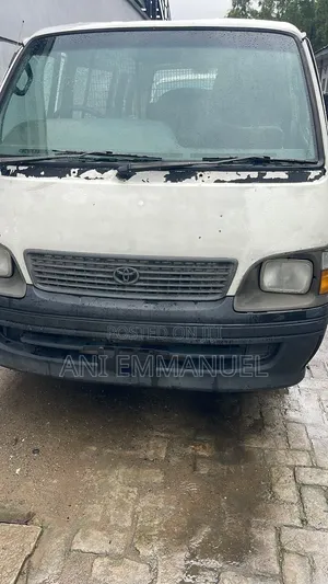 2002 Toyota HiAce Petrol