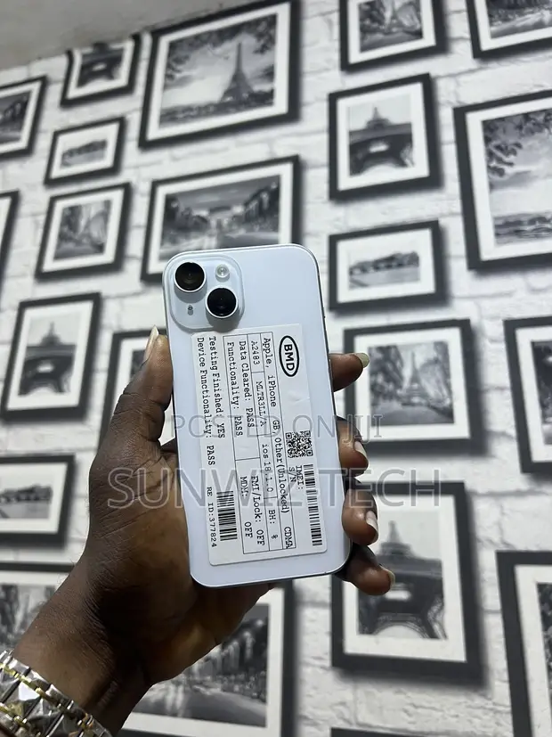 Apple iPhone 15 128GB Kore - 1