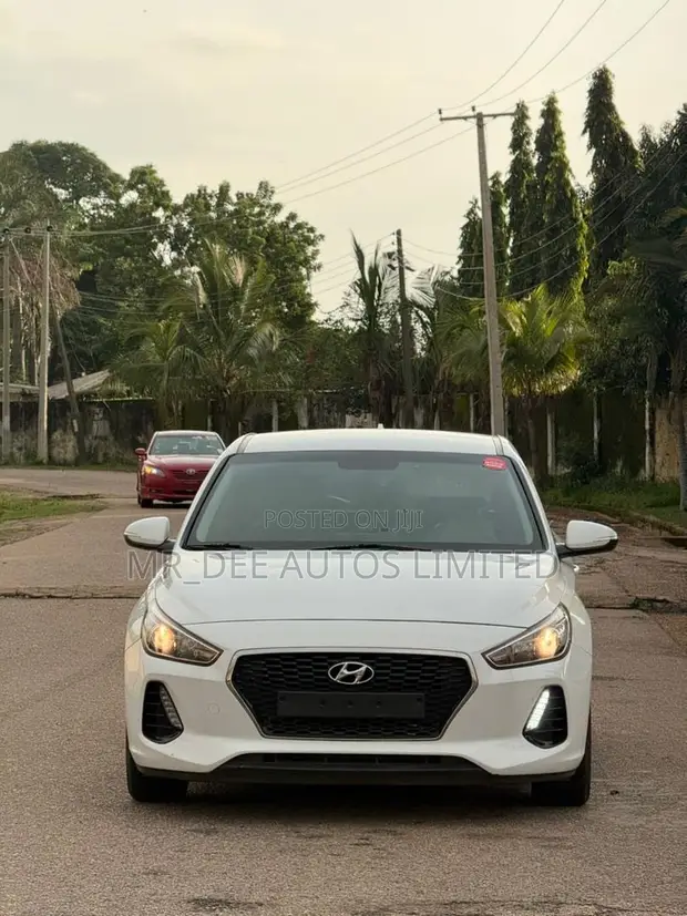Hyundai i10 2016 White - 1