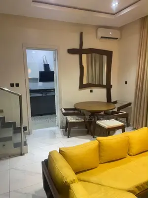 Gidan Terrace Mai Dakuna 4 da Kayayyaki a Parkview Estate, Ikoyi