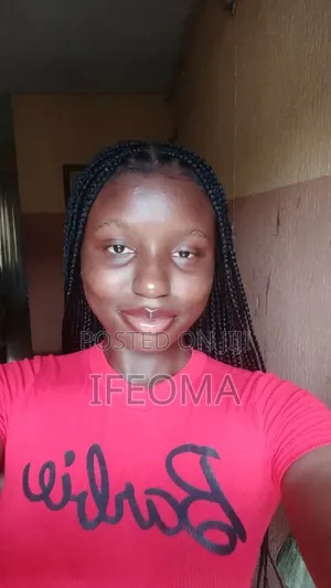 Waitress/Hostess Seeking Job with Accommodation