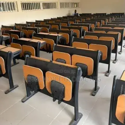 Standard School Desks da Chairs - 1