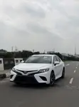 Toyota Camry SE FWD (2.5L) 2018 Fari - 1