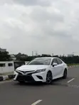 Toyota Camry SE FWD (2.5L) 2018 Fari - 3
