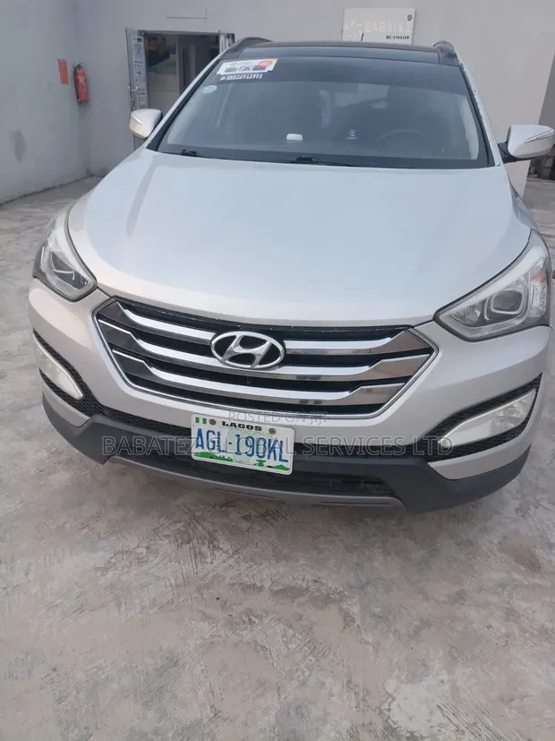 Hyundai Santa Fe 2014 Silver - 1