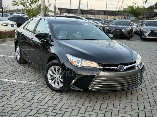 2016 Toyota Camry LE Sedan - Wadda Aka Shigo Da Ita - 1