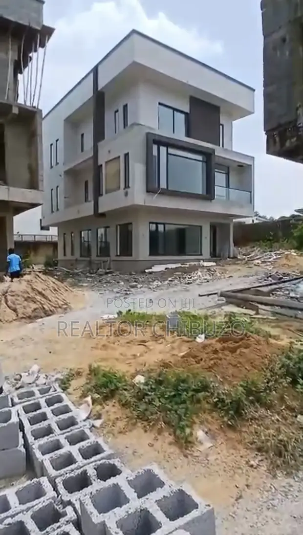 4-Bedroom Duplex a Cikin Karamin Estate, Asokoro Don Siyarwa - 1