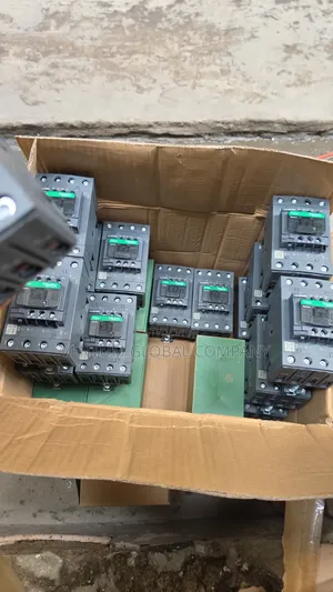 New Schneider Electric 3-Phase Contactor Relay 80A