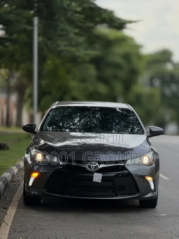 Toyota Camry XSE 2015 Baƙar Fata - 1