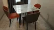 Modern 4-Seater Marble Dining Table Set tare da Black Metal Legs - 1